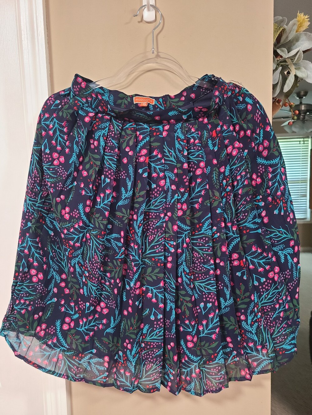 ModCloth Skirt Womens Small Navy Blue Floral Pleated A-Line Colorful
